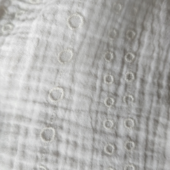 Eyelet Cap Sleeve Top - Picture 3 of 4